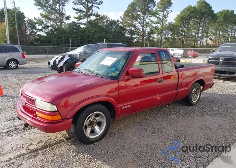 2000 Chevrolet S-10 Ls из США, поврежденный, VIN 1GCCS1956Y8309853